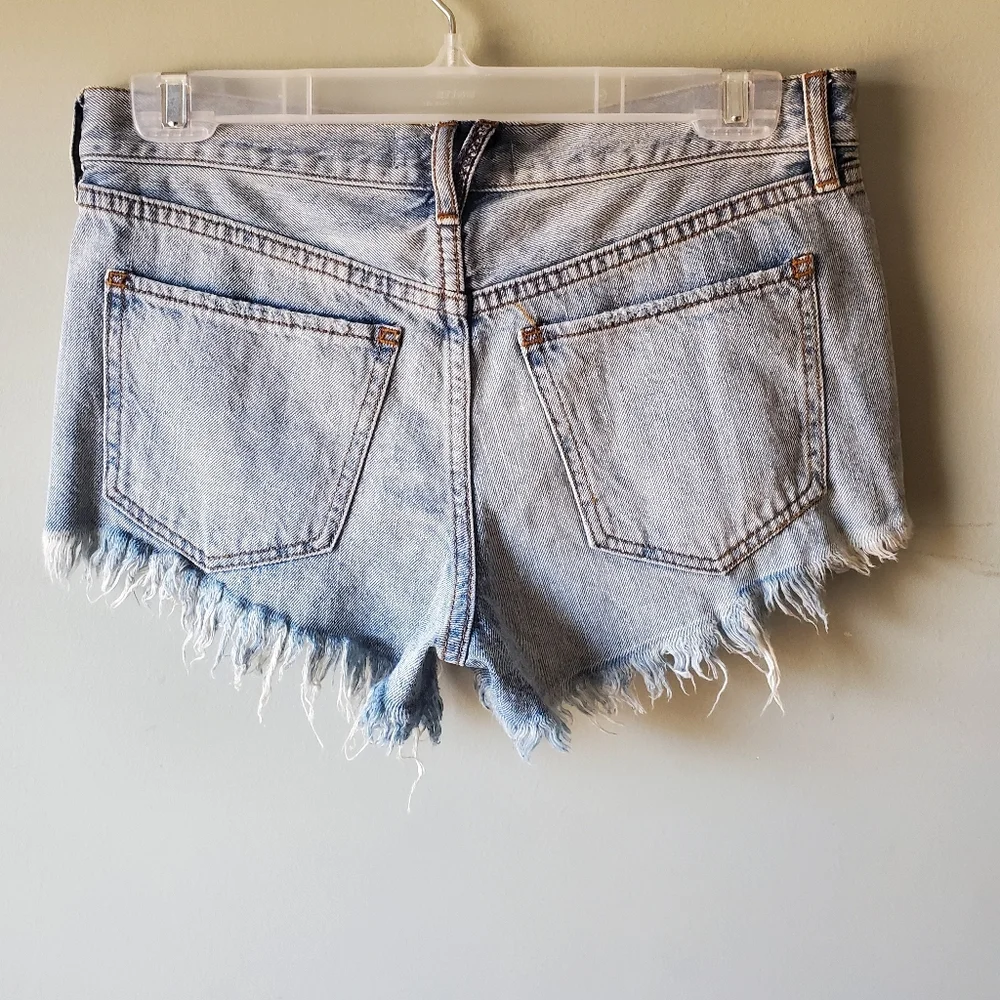 We The Free Denim Button Fly Shorts Cut off Distressed Size 25 - Picture 4 of 7